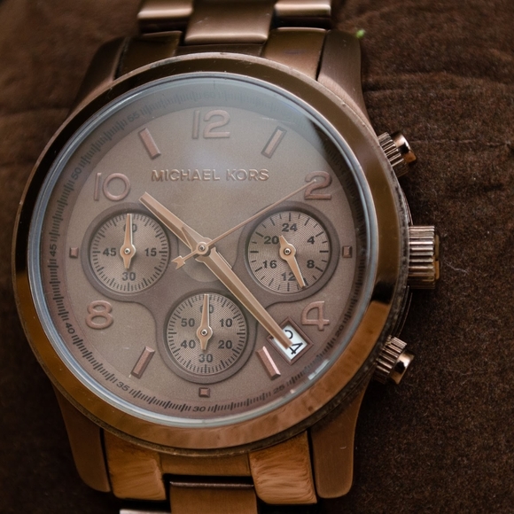 Michael Kors - Picture 2 of 8